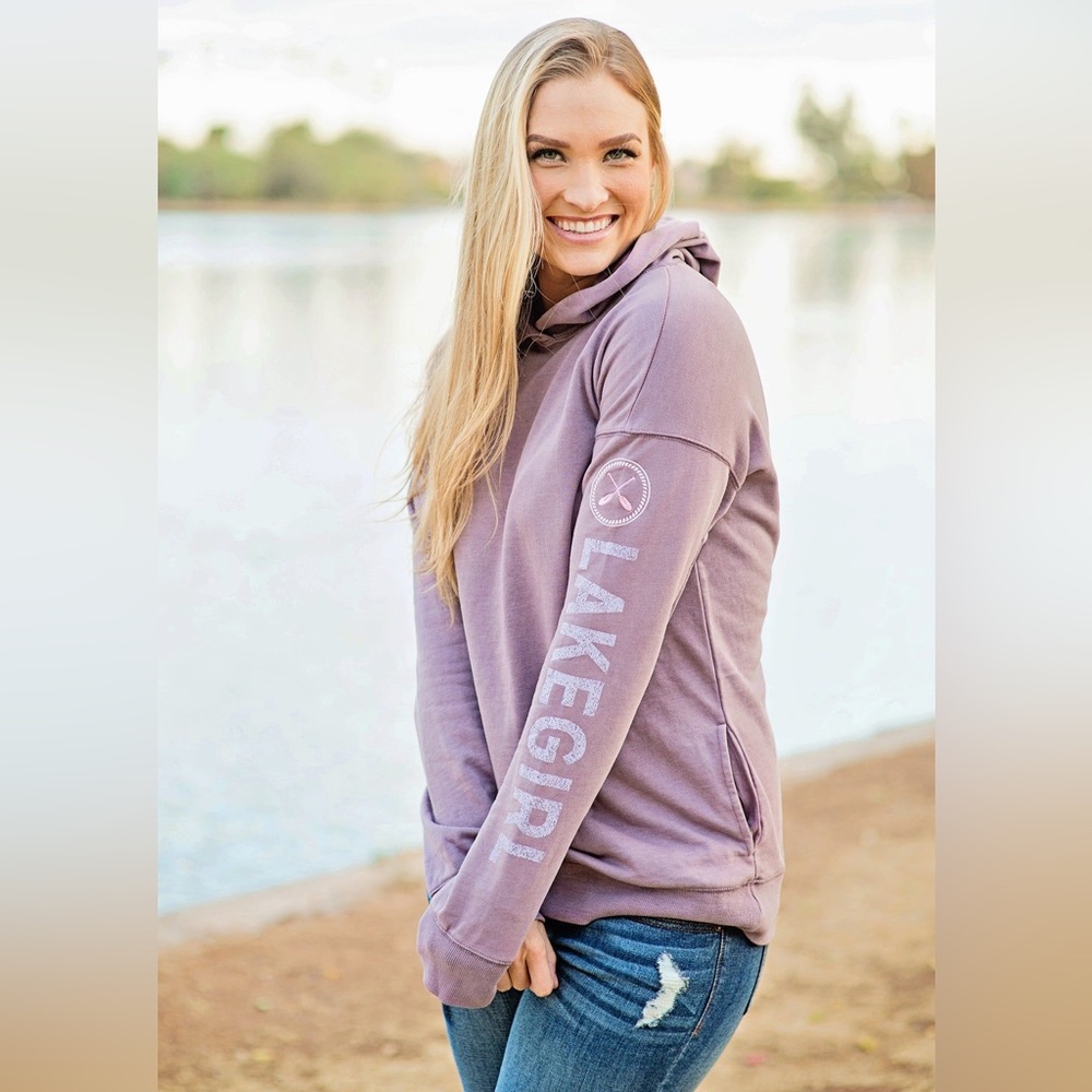 ⚓️Lakegirl Crossover Hoodie⚓️~med (has stain on back)